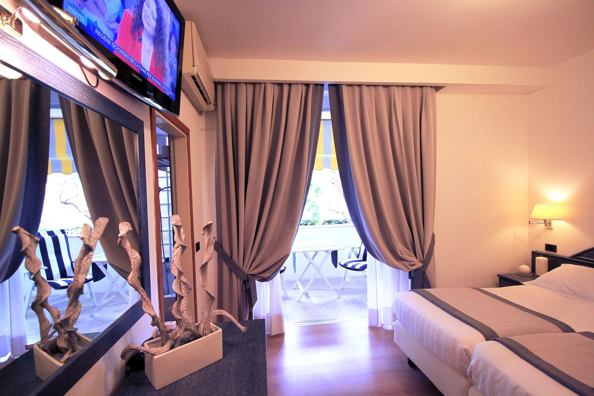 פורטה דיי מארמי Raffaelli Park Hotel מראה חיצוני תמונה