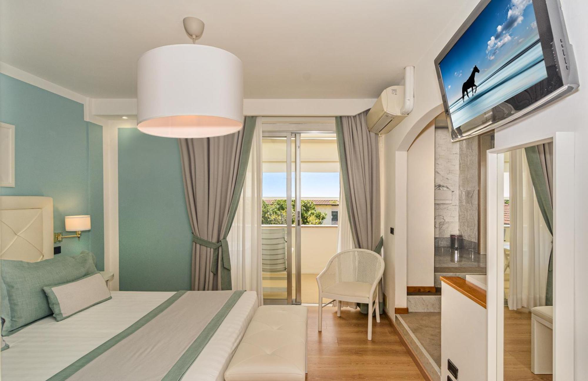 פורטה דיי מארמי Raffaelli Park Hotel מראה חיצוני תמונה