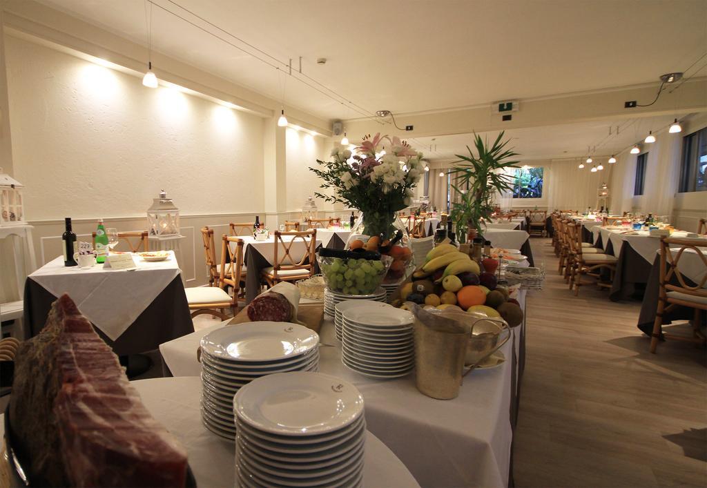 פורטה דיי מארמי Raffaelli Park Hotel מראה חיצוני תמונה