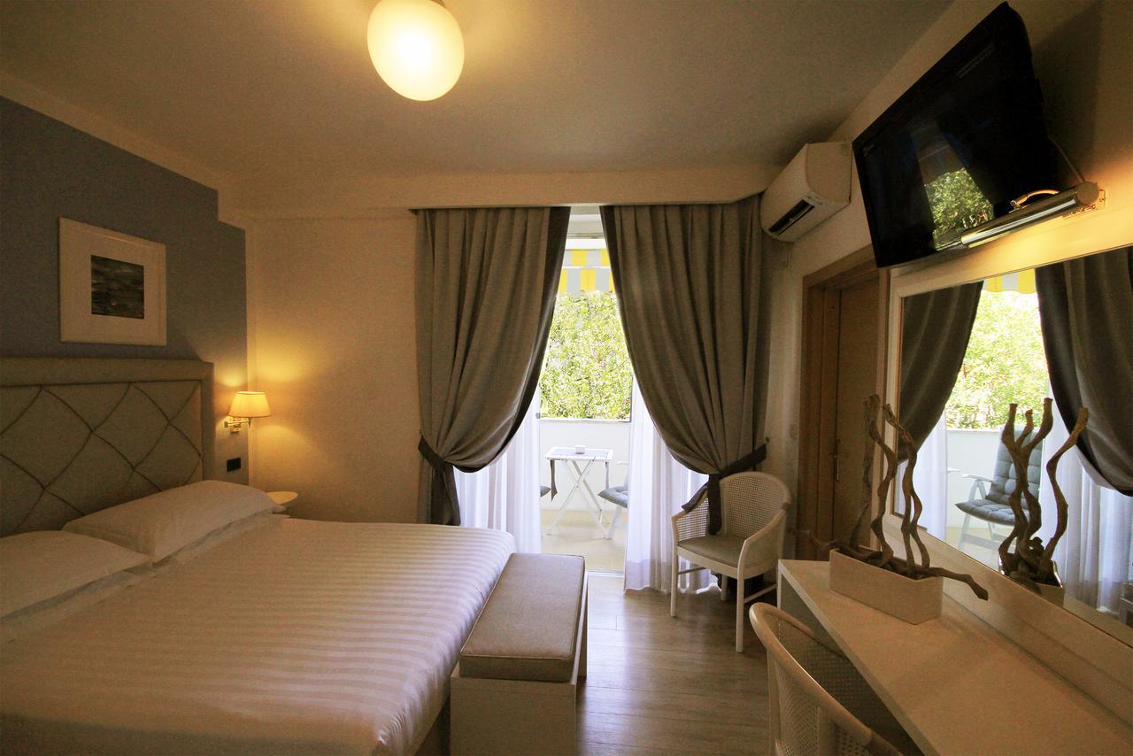פורטה דיי מארמי Raffaelli Park Hotel מראה חיצוני תמונה